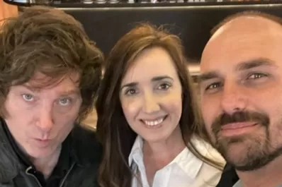 Milei se reunió con el hijo de Bolsonaro y llamó a los brasileños a votar contra el comunista Lula