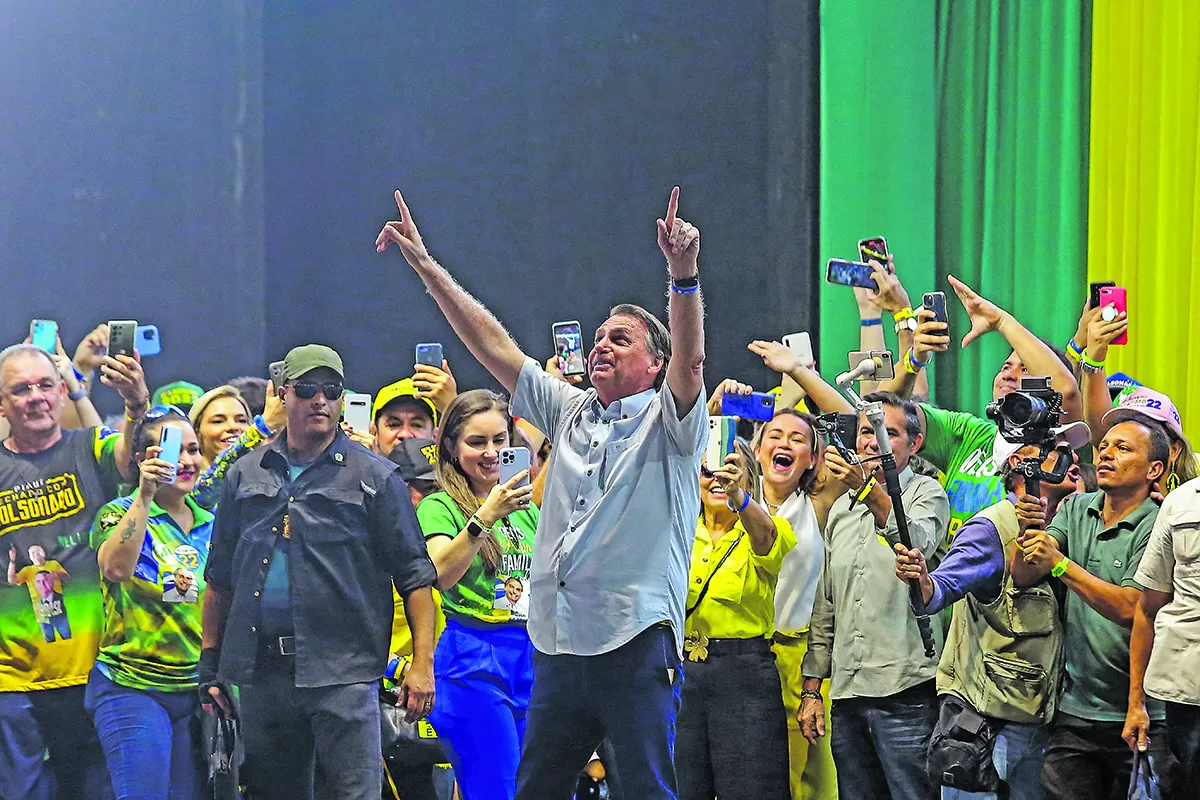 Bolsonaro promete cárcel y Lula ofrece diálogo