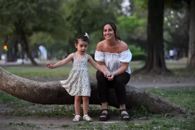Día de la Madre: Cómo viven la maternidad las nativas digitales