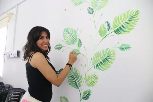 Hospital Avellaneda: pintaron un mural por el Día de la Madre