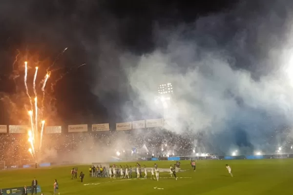 A estadio lleno, Atlético Tucumán define contra Unión sus chances de pelear el campeonato