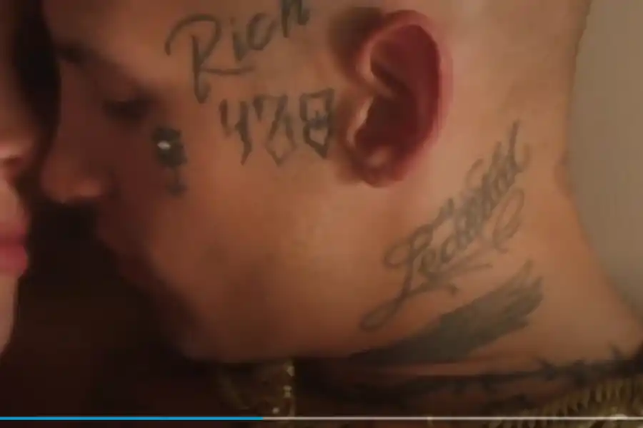 El provocativo video de Wanda Nara y L-Gante: desnudos, caricias y a punto de besarse