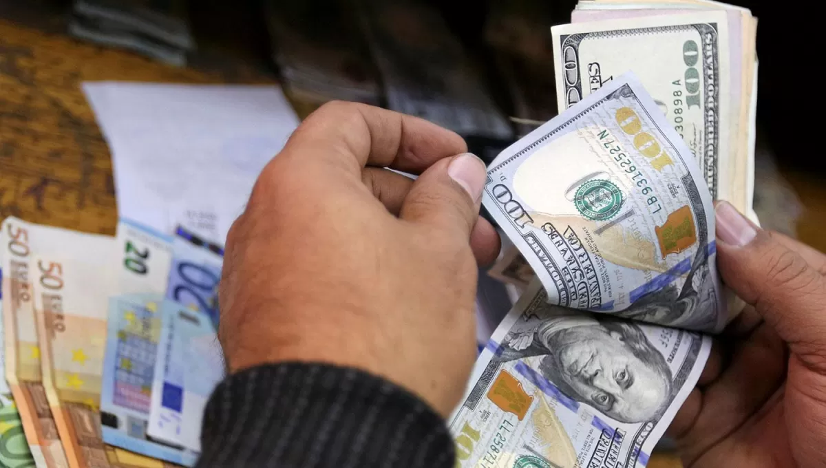 El dólar blue sube y se negocia a $ 292 en Tucumán