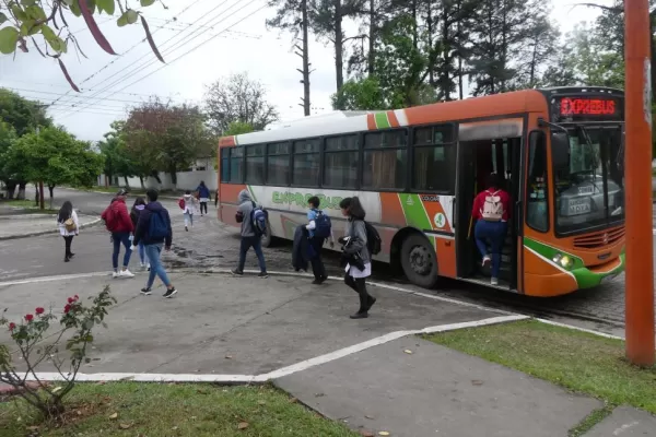 Iniciativa en Sargento Moya: servicio para estudiantes para cubrir el déficit de transporte