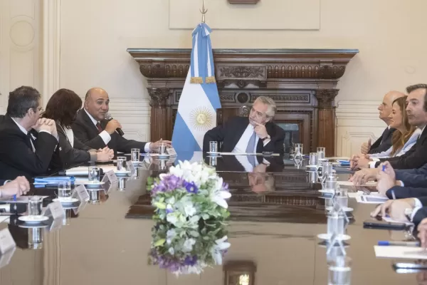 Manzur, sobre las versiones de renuncia como jefe de Gabinete: Sigo trabajando a la par del Presidente