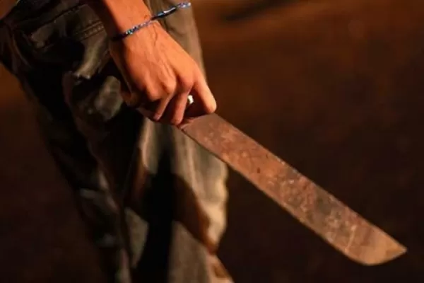 A machetazos, atacó a dos primos y fue condenado a cuatro años y medio de prisión