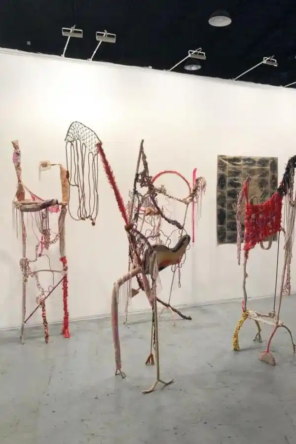 TEXTILES. Alejandra Mizrahi fue premiada en la reciente ArteBA.