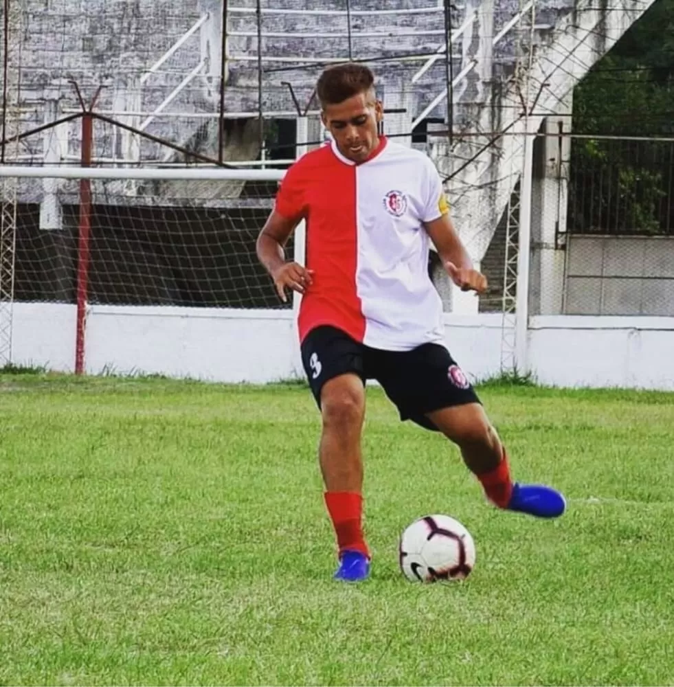 Julián Caldez (goleador de Sportivo Guzmán) 