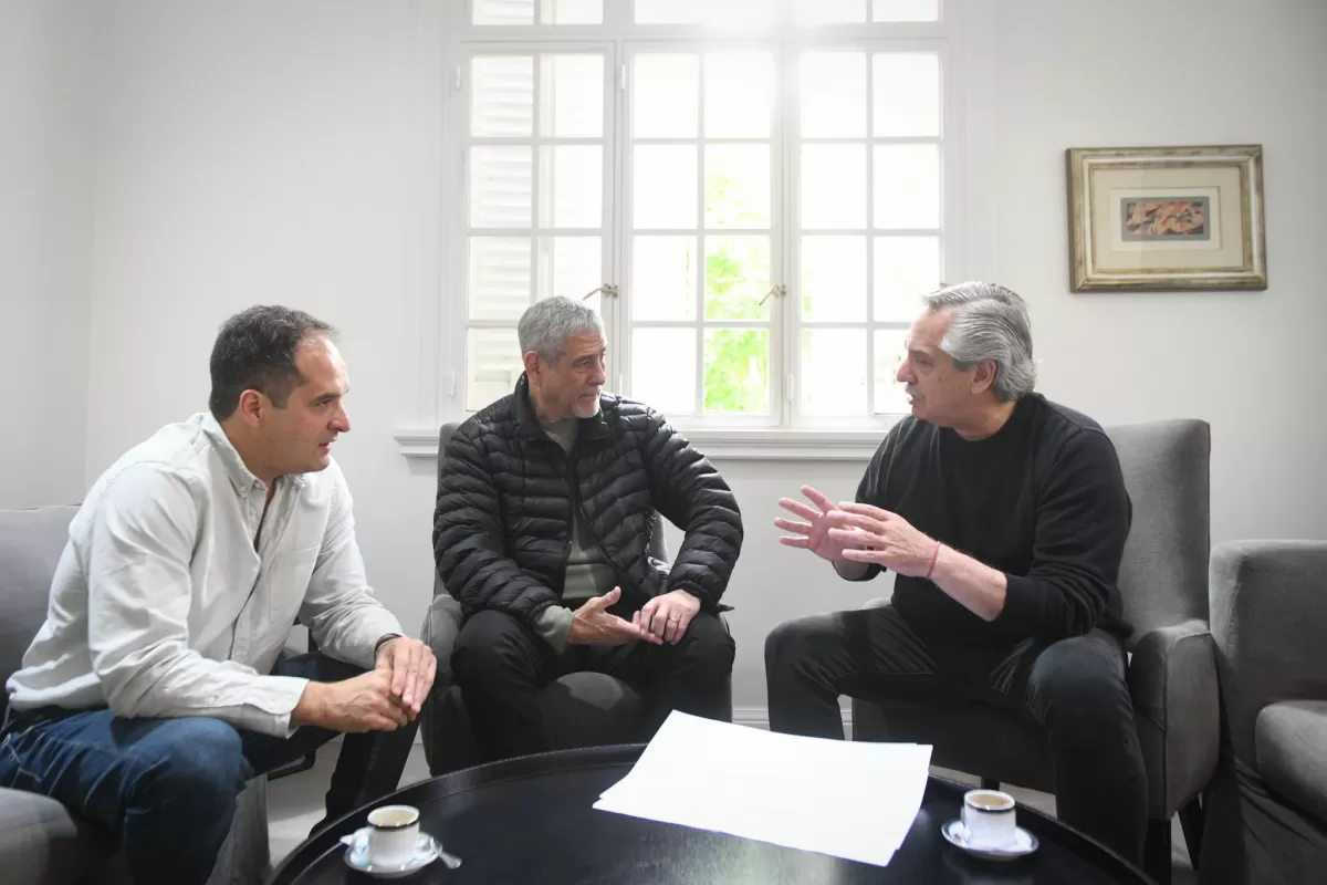 Alberto Fernández,con Jorge Ferraresi y Santiago Maggiotti. 