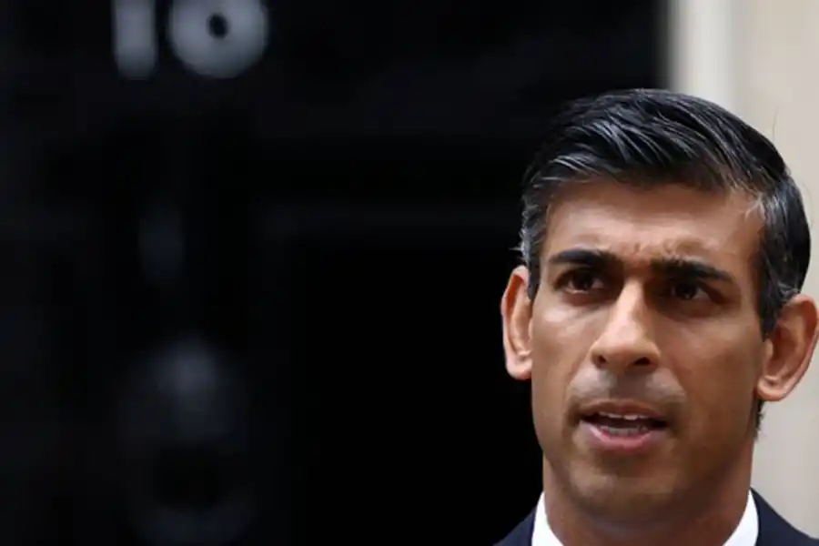 PRIMERAS MEDIDAS. Rishi Sunak advirtió que para sacar el país de la crisis habrá que tomar decisiones difíciles.  