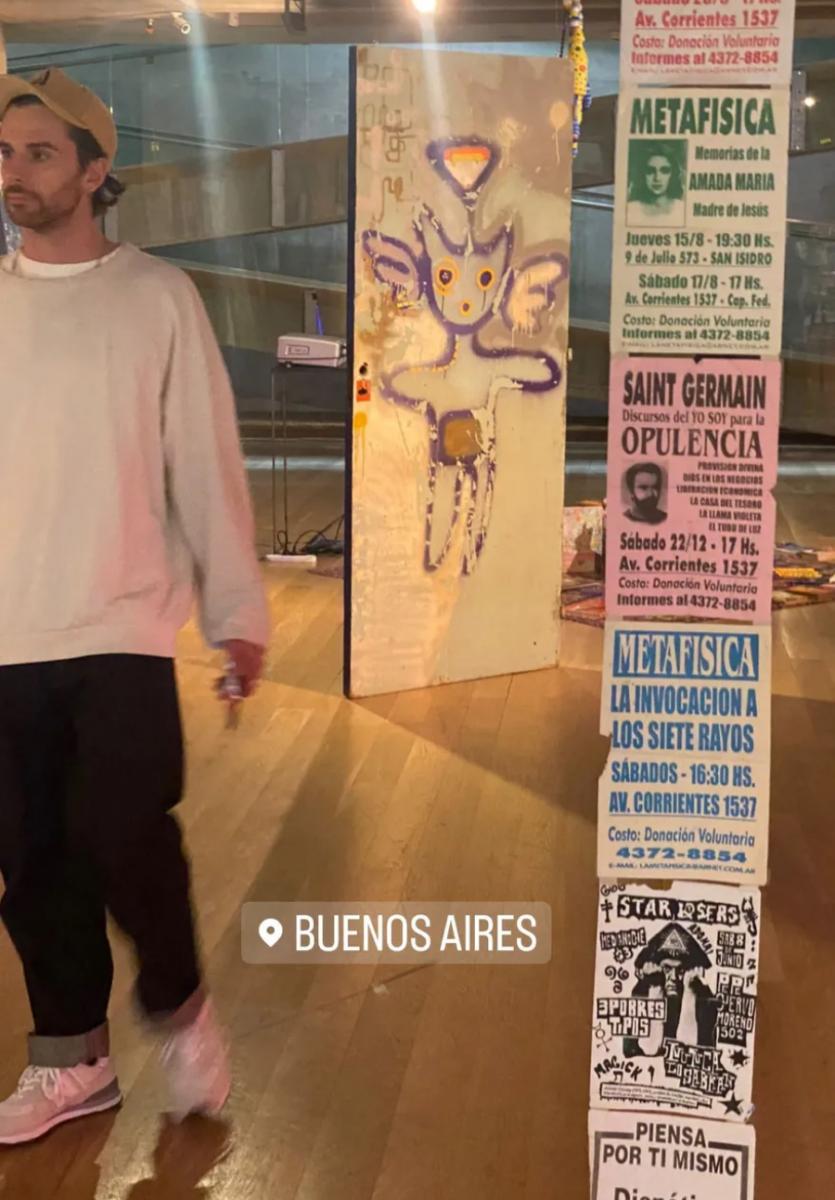 Coldplay en Argentina: el bajista de la banda recorrió las calles porteñas y se quejó de un detalle
