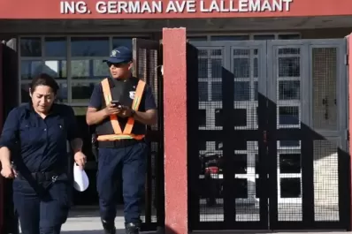Terror en una escuela: un hombre entró armado y baleó a una docente