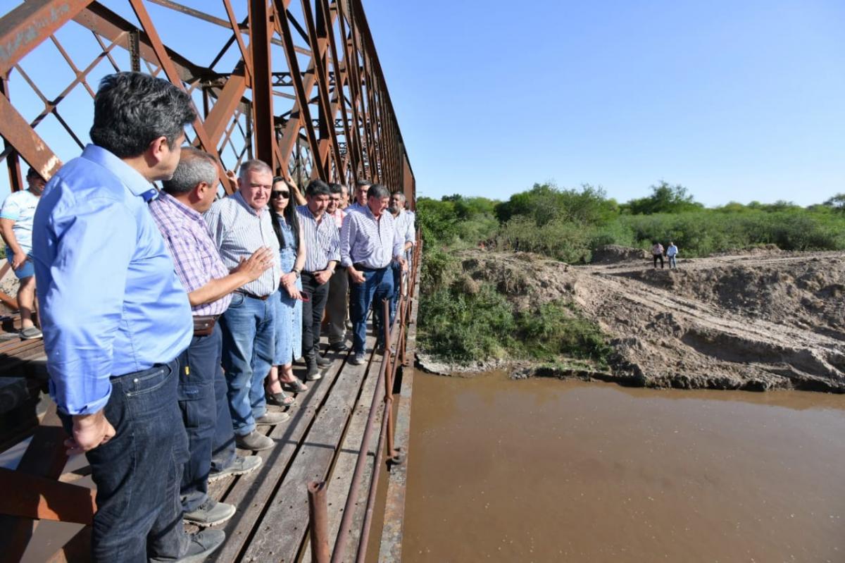 Plan Pre Lluvia: Jaldo supervisó los trabajos que se realizan sobre el río Marapa