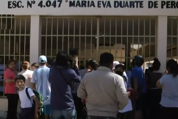 Fumigaron una escuela con niños adentro