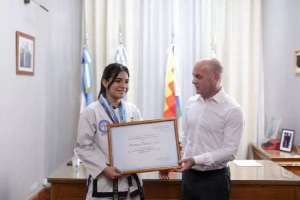Galardonaron a la taekwondista Xiomara Bulacio Soto con el premio Orgullo Tucumano