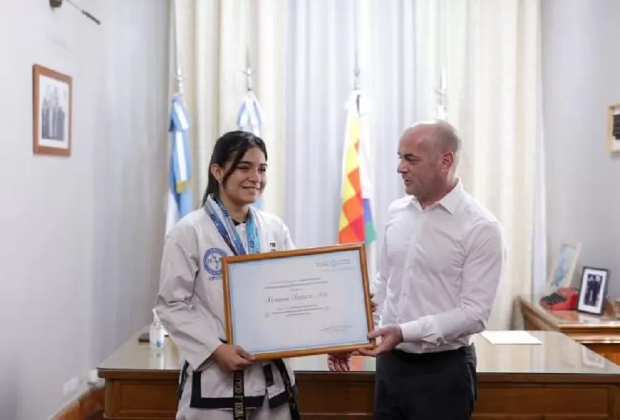 Galardonaron a la taekwondista Xiomara Bulacio Soto con el premio Orgullo Tucumano