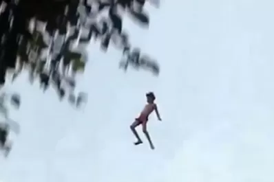 Revelan en una foto la temible “panorámica” que tuvo Charly García antes de tirarse a la pileta desde el noveno piso