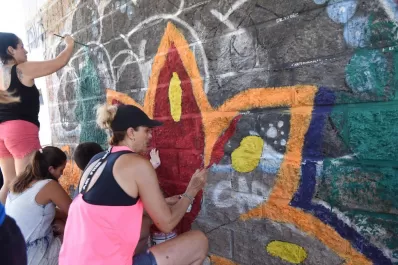 Llenaron de colores y de vida la plaza Alfonsín y sus alrededores