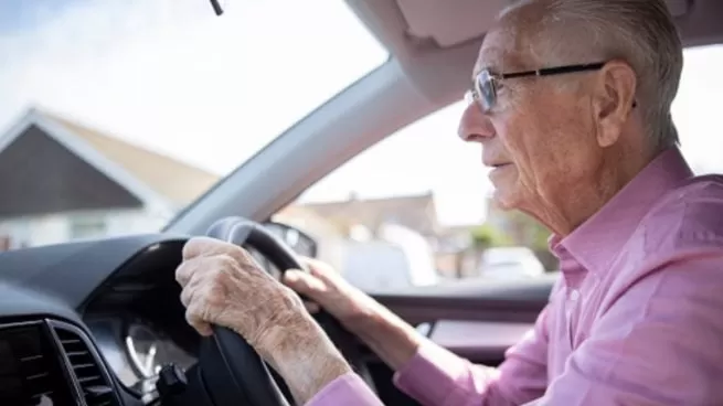 Qué riesgos corren los adultos mayores en el tránsito