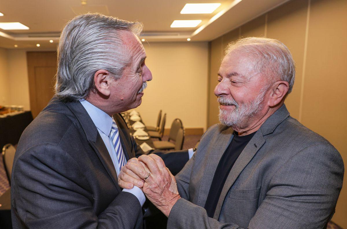ALBERTO FERNÁNDEZ reunido con Lula. 