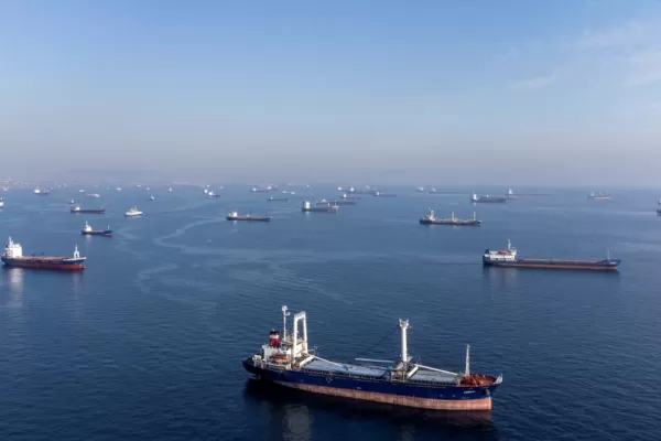 Negocian el paso de barcos con cereales en el Mar Negro