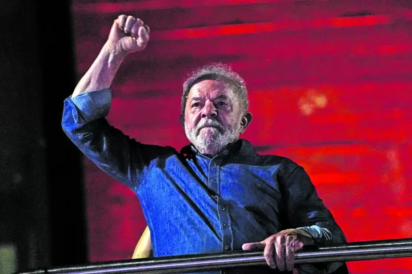 Ya se inició la transición para que Lula asuma en enero