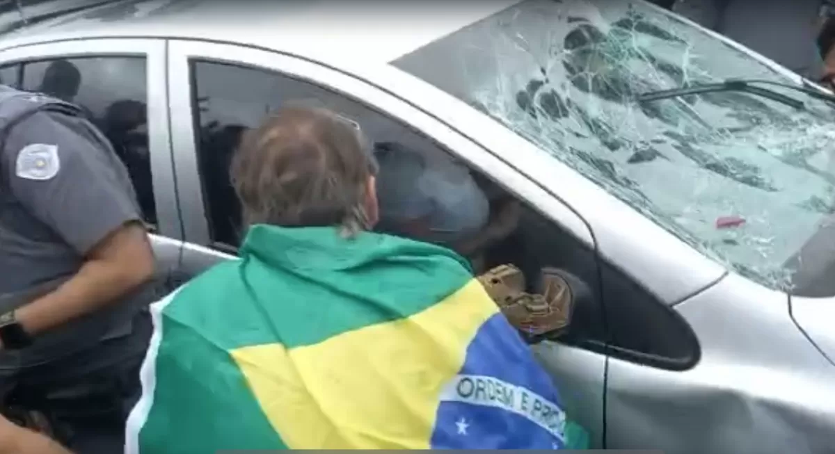 Crece la tensión en Brasil: un auto atropelló a 10 personas en un bloqueo bolsonarista