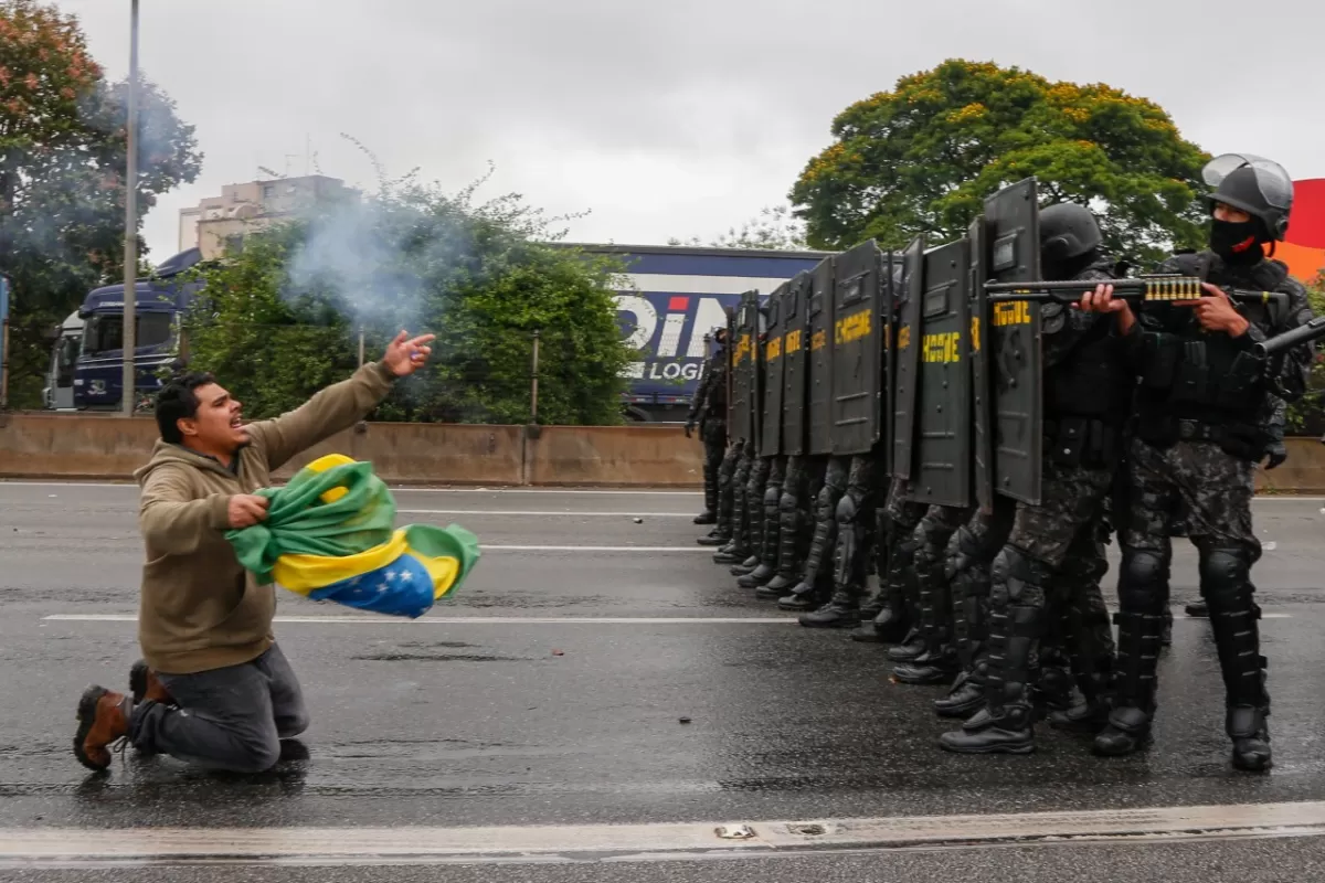 SIGUEN LAS PROTESTAS EN BRASIL. Bolsonaristas exigen una intervención militar tras el triunfo de Lula da Silva.