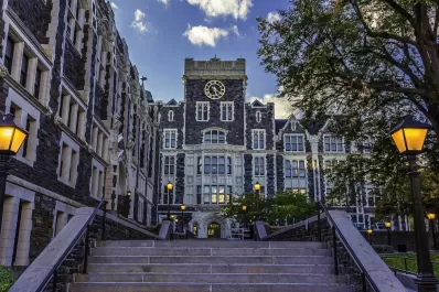 El City College de Nueva York brindará trayectos formativos para la Asociación Bancaria