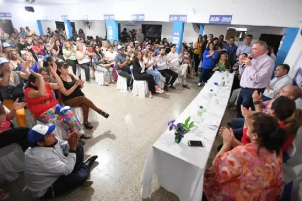 Mujeres que trabajan en cocinas comunitarias recibieron la visita de Jaldo