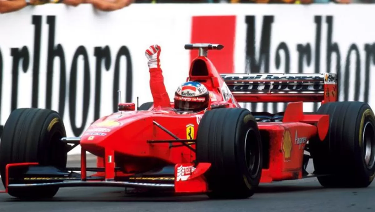 IMPLACABLE. Michael Schumacher condujo nueve carreras el auto que saldrá a la venta.