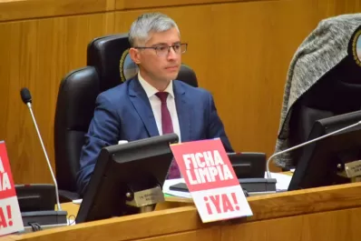 El oficialismo tucumano aprobó una ficha trucha, cuestionó Canelada