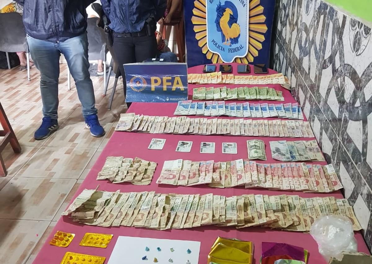 Desarticularon dos quioscos de venta de drogas en el barrio San Roque