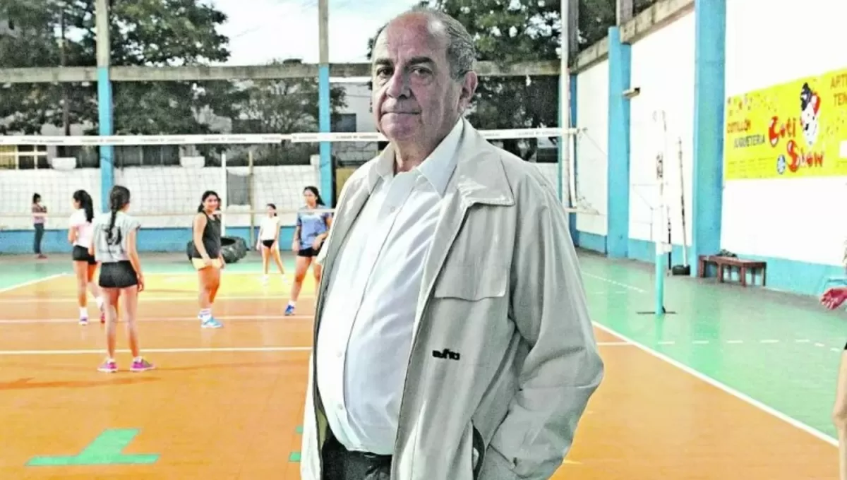 EN CASA. Alfredo Pichi Cozzitorti fue uno de los dirigentes históricos del club Tucumán de Gimnasia.