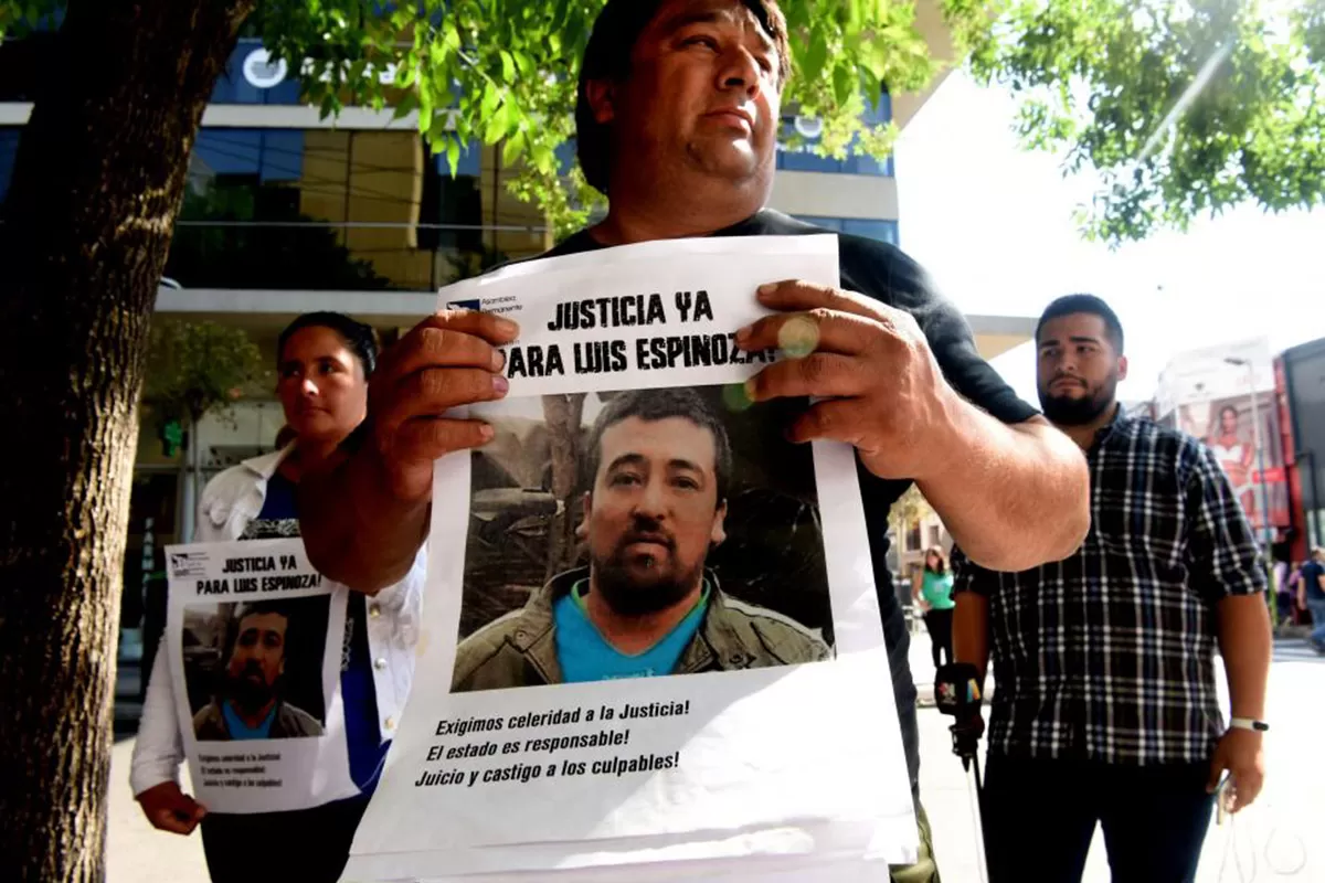 La falta de recursos dificulta la presencialidad de la familia de Luis Espinoza en el juicio