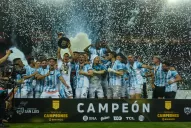 Boca terminó con seis jugadores y Racing se quedó con el Trofeo de Campeones
