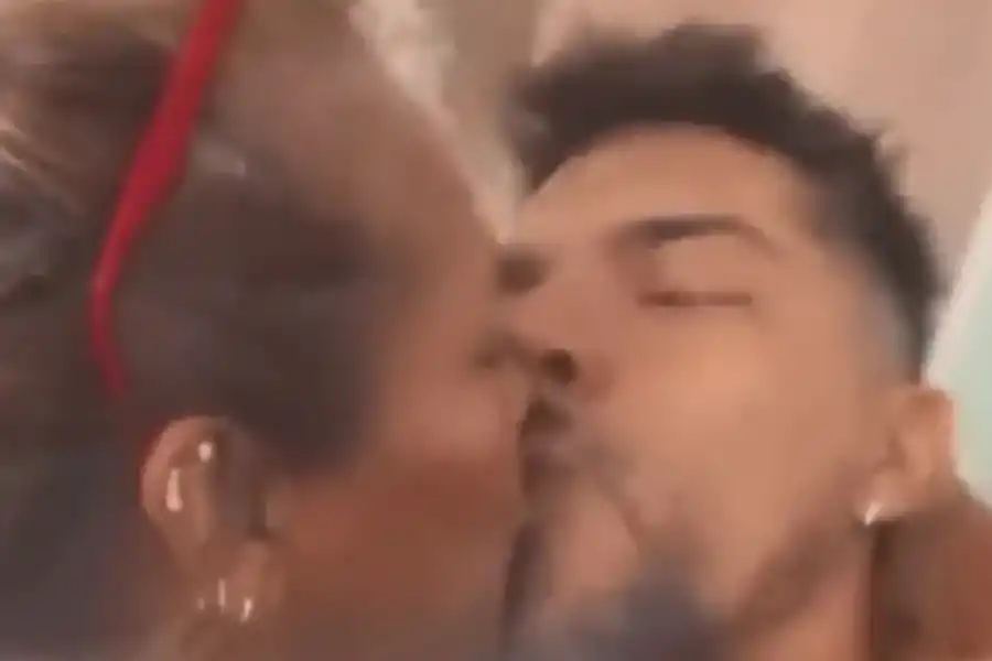 El momento del beso.