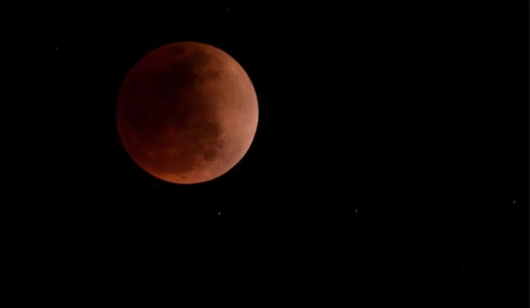 Eclipse lunar de noviembre: cuáles son los signos del zodiaco que serán más afectados y de qué manera