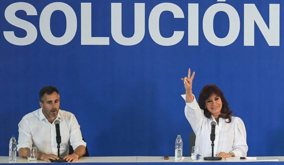 El runrún de Cristina candidata recorre el país y levanta un polvaderal