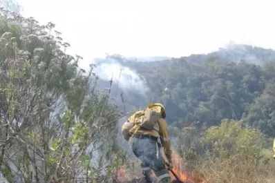 Combaten el fuego en La Calera, Escaba de Arriba y Cerro Quico