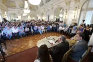 La Provincia garantiza una suba de $ 95.000 de bolsillo a los estatales, en tres meses