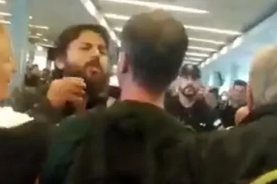 Grabois fue abucheado por pasajeros en Ezeiza: “Nunca le robé a nadie”, les respondió