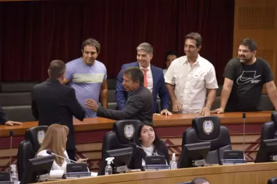 Sancionaron una ley para legalizar las picadas de autos y motos en Tucumán