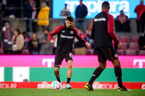 Con la cabeza en Qatar, el tucumano Palacios celebró con el Leverkusen