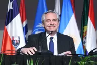 Alberto Fernández llega a París para participar del Foro por la Paz