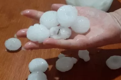 Videos: el granizo sorprendió a los vecinos de Tafí Viejo