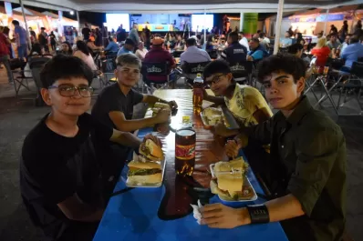 En 15 minutos devoró una “milanga” de 70 cm