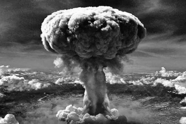 A 77 años de la bomba: “Es un monstruo grande y pisa fuerte”