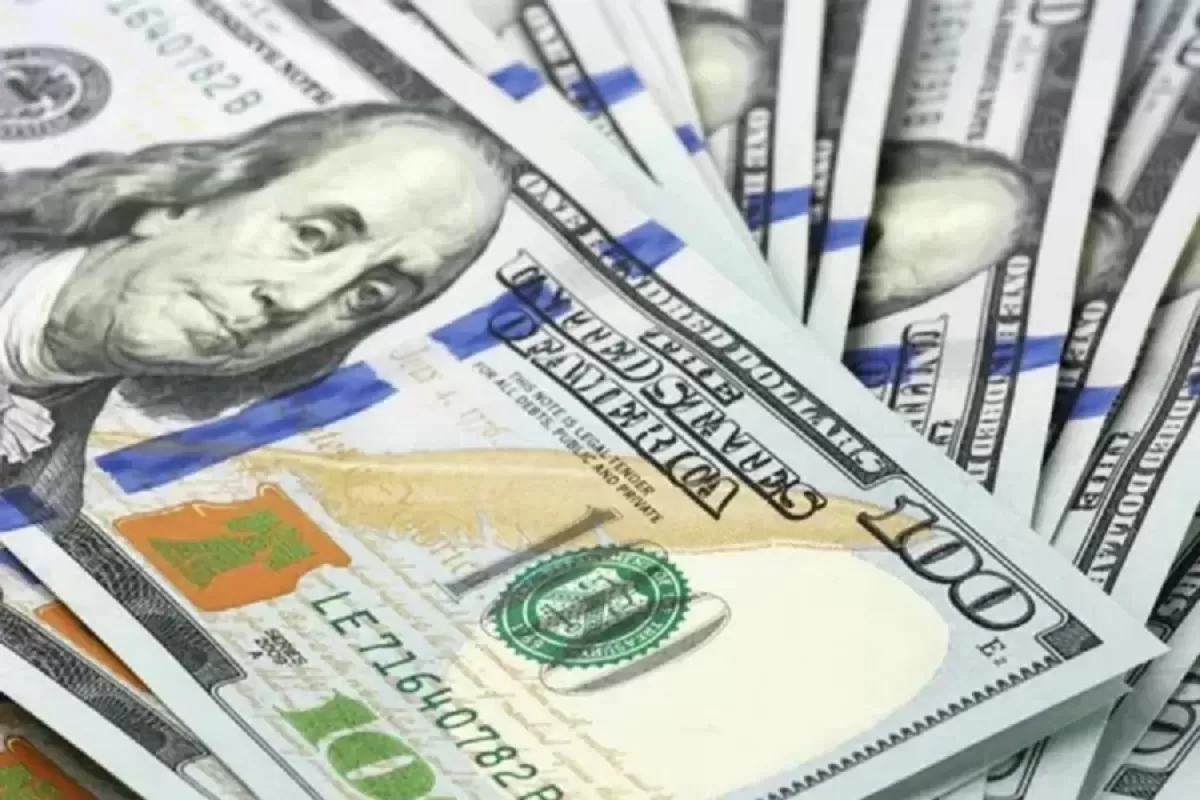 El dólar blue se negocia por arriba de los $300 en Tucumán