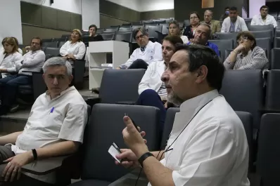 Desde el Hospital Padilla, Medina Ruiz encabezó junto a directores la Sala de Situación